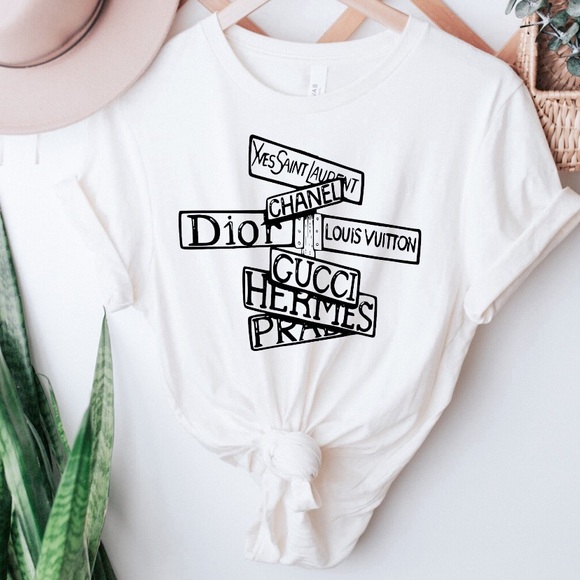 Posh Chronicles Tops - 🅛🅤🅧🅤🅡🅨 🅐🅥🅔🅝🅤🅔 T-shirt